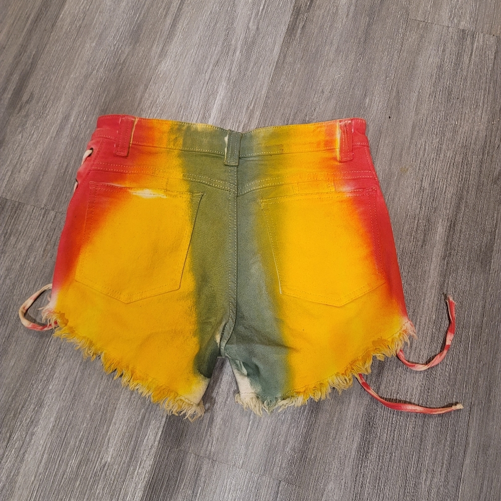 SOLD New juniors shorts - Picture 3 of 4